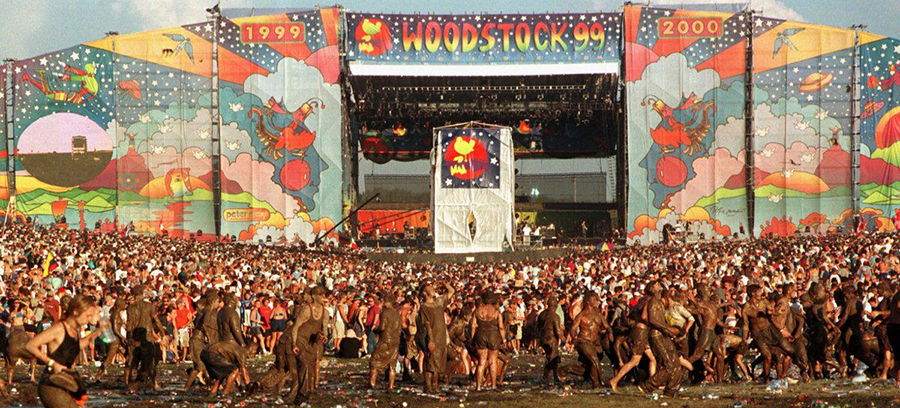 Irudi honek alt atributua hutsik dauka; bere fitxategi izena Woodstock-99.jpg da